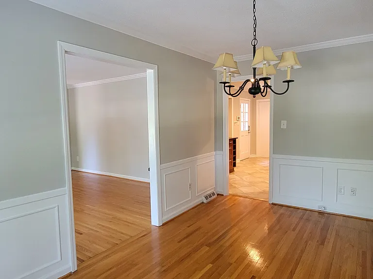 1318 Beechdale Dr — Photo 6