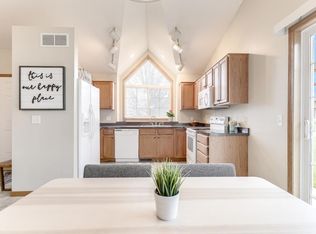 1403 Sunbird Ln, Faribault, MN 55021