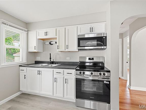 3rd image of 7912 Monroe Dr