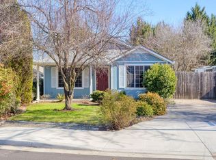 483 Vick Ln, Medford, OR 97501