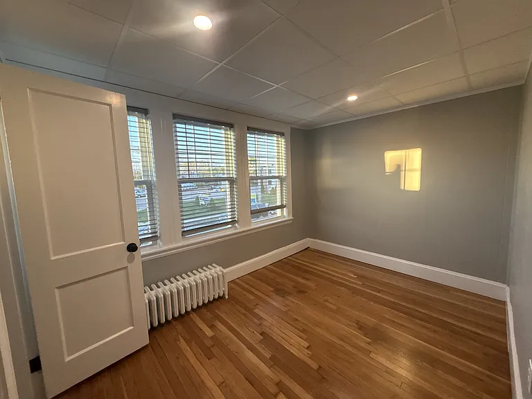 189 E Central St — Photo 8