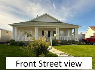 1756 E West Pinion Cir, Eagle Mountain, UT 84005