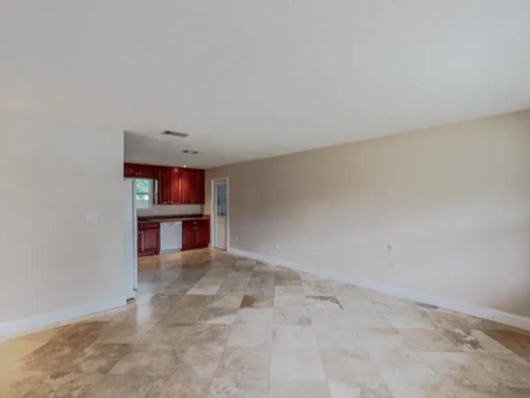 330 Stahlman Ave — Photo 2