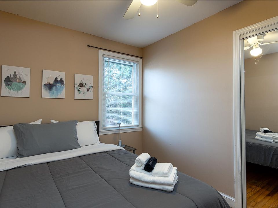 6 Bath Towels, 4 Shower Floor Towels, 6 Hand Towel and Wash Cloths, Even 4 Makeup Remover Hand Cloths