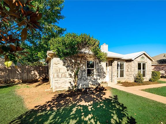 2nd image of 5926 Royalcrest Dr