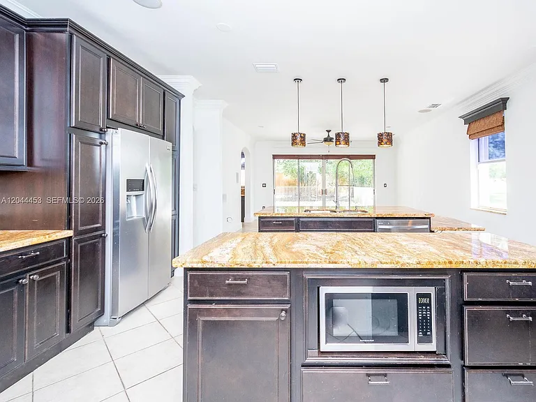 351 SW 184th Ter — Photo 25