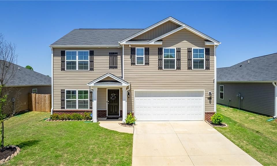 1st image of 2923 Cullens Dr