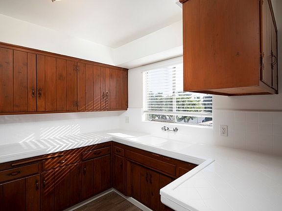 4th image of 4182 1/2 Mississippi St