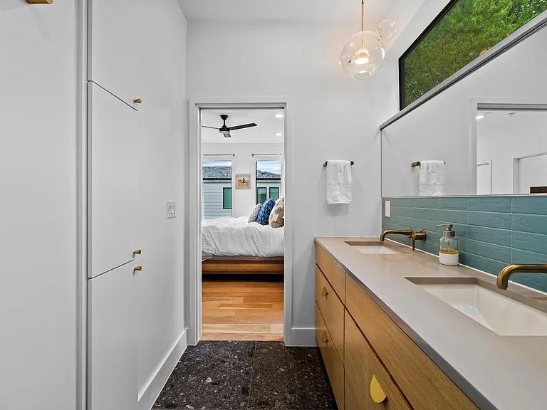 303 Woodward St #32 — Photo 22