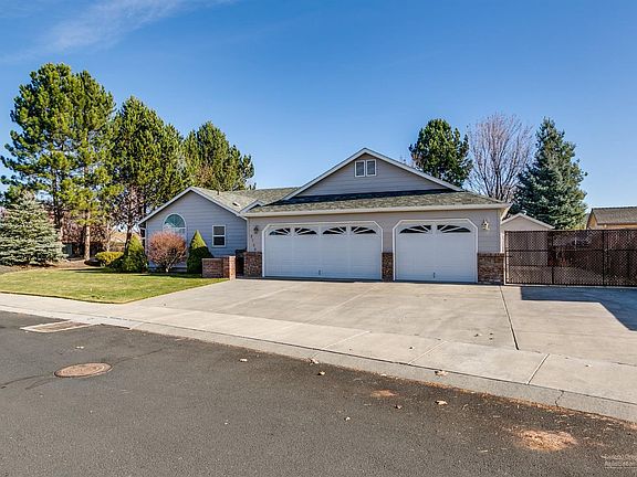 2nd image of 3720 SW Gene Sarazan Dr