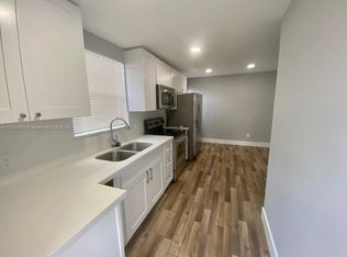 345 NE 168th St #A, Miami, FL 33162