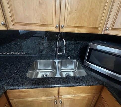 4th image of 1165 Bay Dr #403