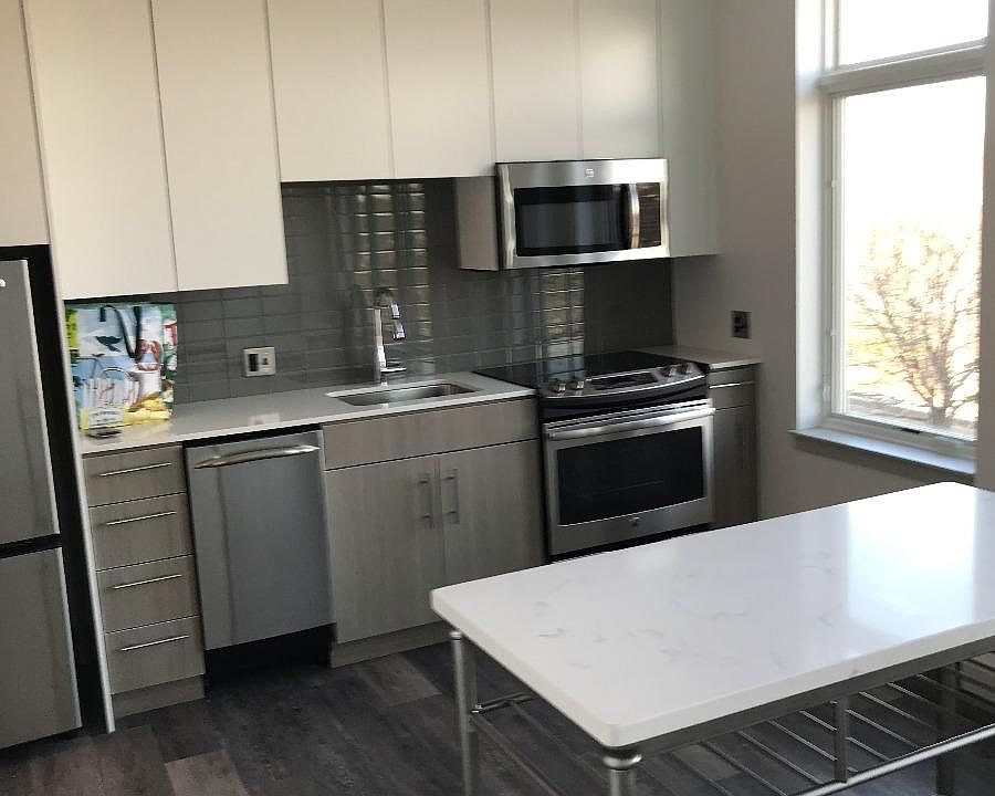 1st image of 180 Telford St #313KR