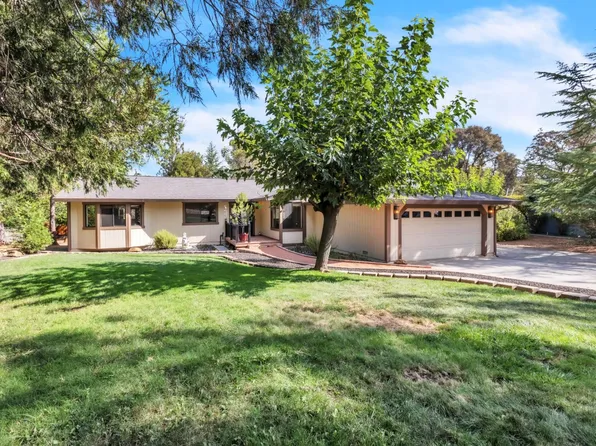 22510 Sunset Ridge Dr, Auburn, CA 95602