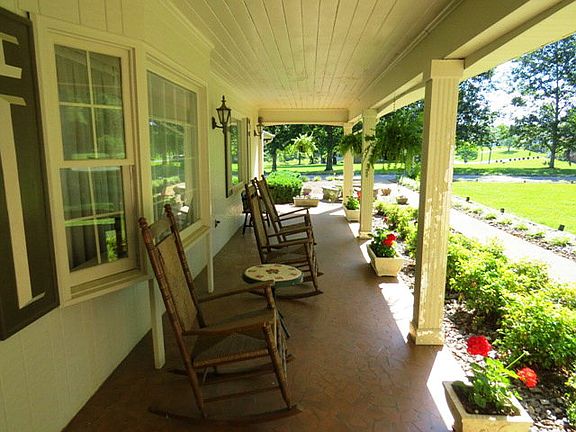 2nd image of 150 Scenic View Dr