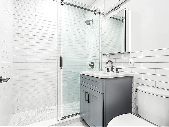 5th image of 784 President St #3R