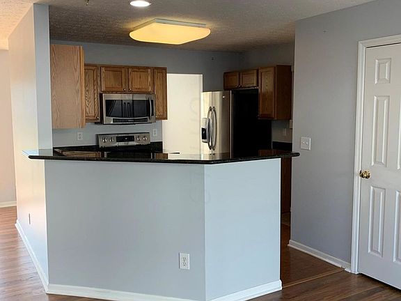 5th image of 8590 Lazelle Village Dr