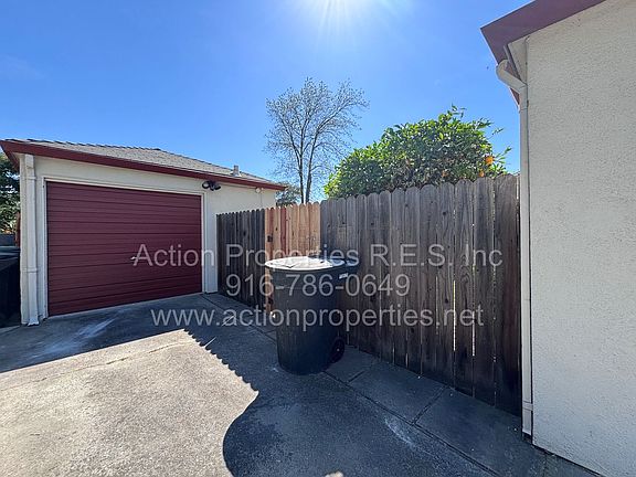 2nd image of 201 S Lincoln St