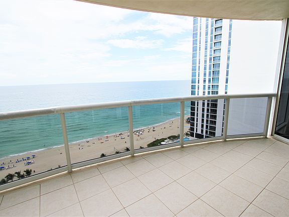 5th image of 17555 Collins Ave APT 1901