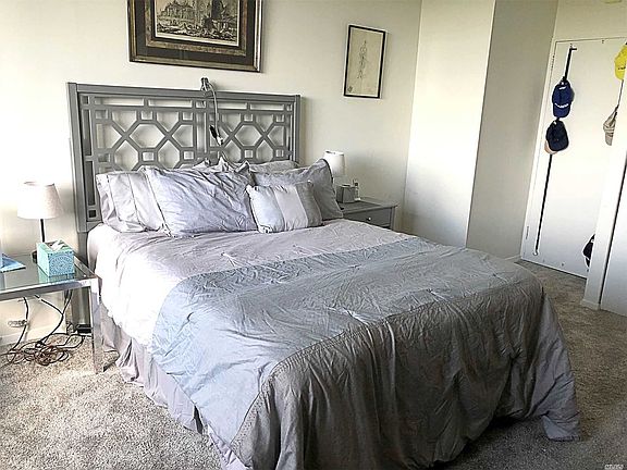 5th image of 26910 Grand Central Pkwy APT 7T