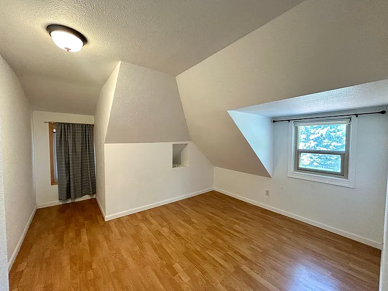 304 S Anderson St — Photo 24