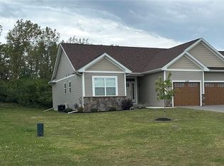 5129 Red Oak Ln, Batavia, NY
