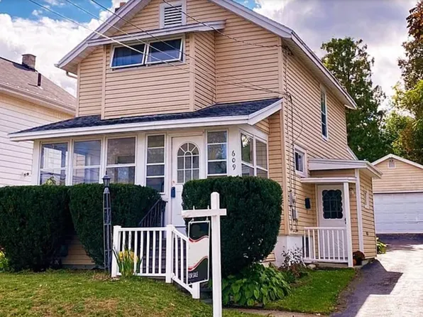 609 Darlington Rd, Syracuse, NY 13208