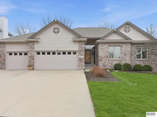 17511 T St, Omaha, NE 68135