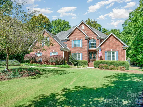 400 Fox Glove Ln, Indian Trail, NC 28079