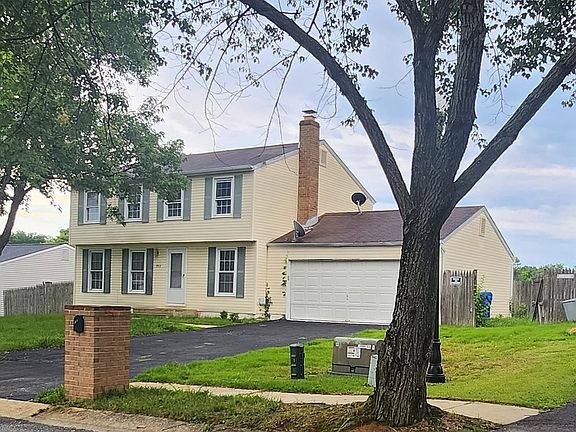 3rd image of 902 Truro Ln