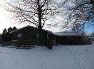 990 Woodmont St NW, Grand Rapids, MI 49544