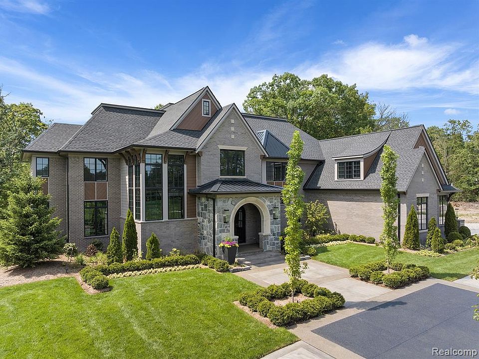 31011 Pioneer Ave, Bingham Farms, MI 48025 MLS 20221066465 Zillow