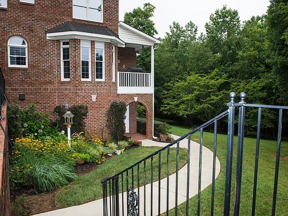 3rd image of 3741 Stoneycreek Ct