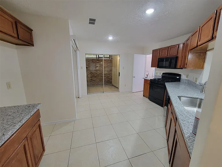 2034 Village Park Dr — Photo 8