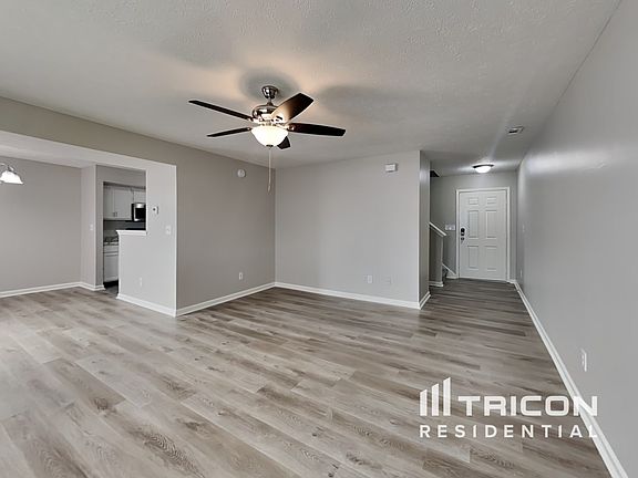 3rd image of 11946 Titania Cir