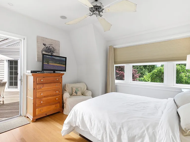 229 White St — Photo 15