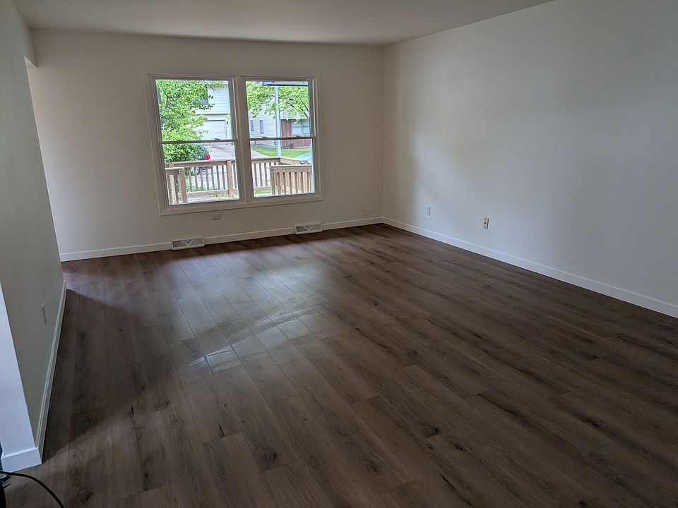 1st image of 11811 W Flagg Ave #11811