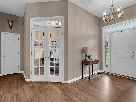 3rd image of 71 Larkspur Ct