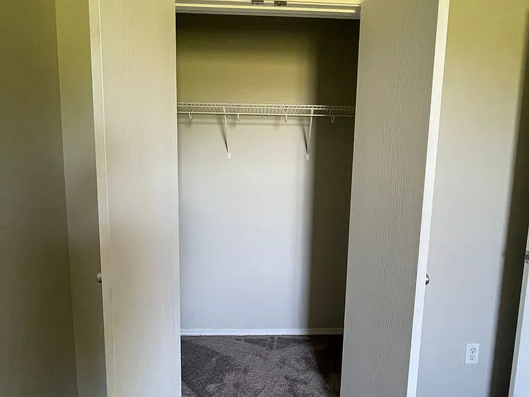 2202 W Jonquil Ln — Photo 16