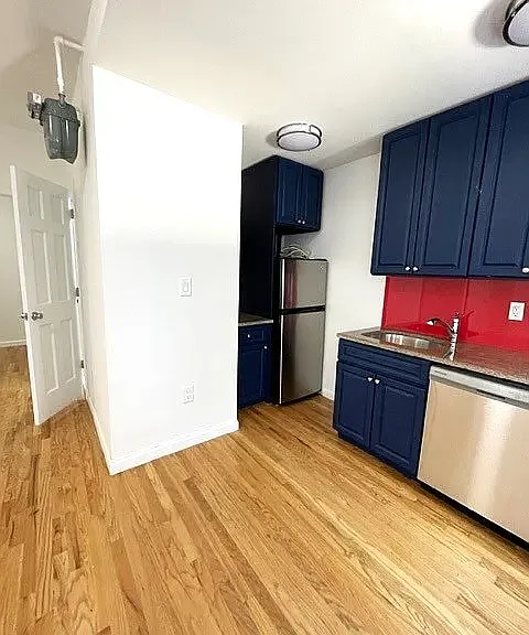 172 Spring St #2 — Photo 2