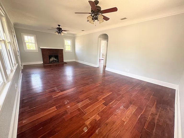2100 Dartmouth Ave N — Photo 10