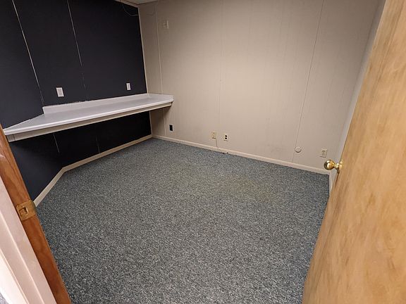 4th image of 400 S Hoke Ave #6