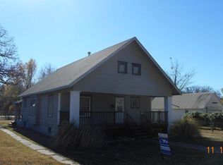 211 Hall St, Council Grove, KS 66846