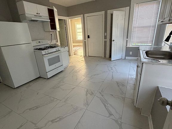 5th image of 265 James St #1