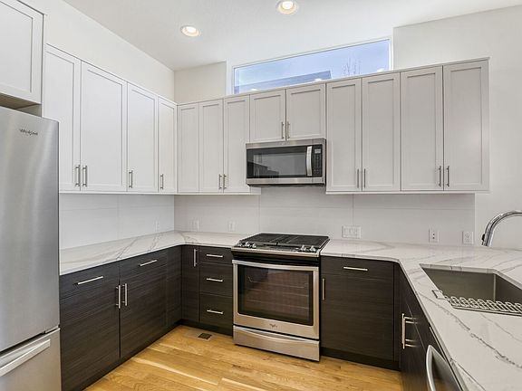 4th image of 1356 Snowberry Ln
