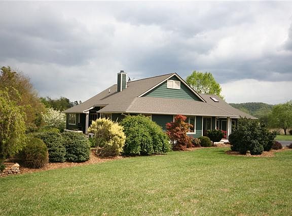 Side view, 1st tee on other side of house