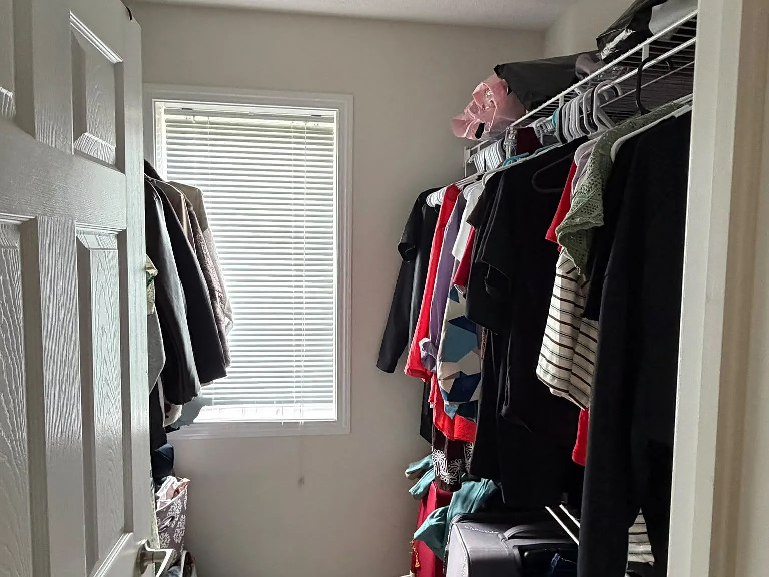 4 bed, $3,200 — Photo 3