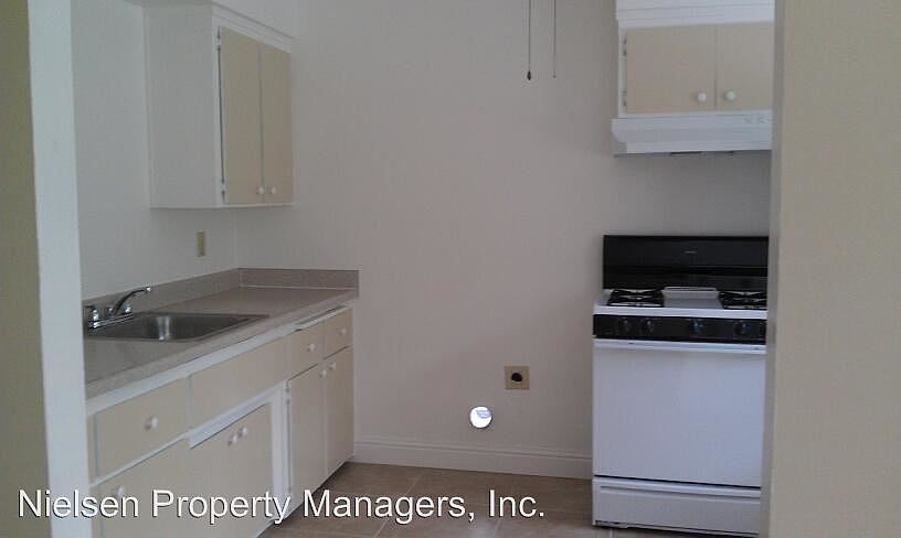 2nd image of 2515 Sierra Blvd