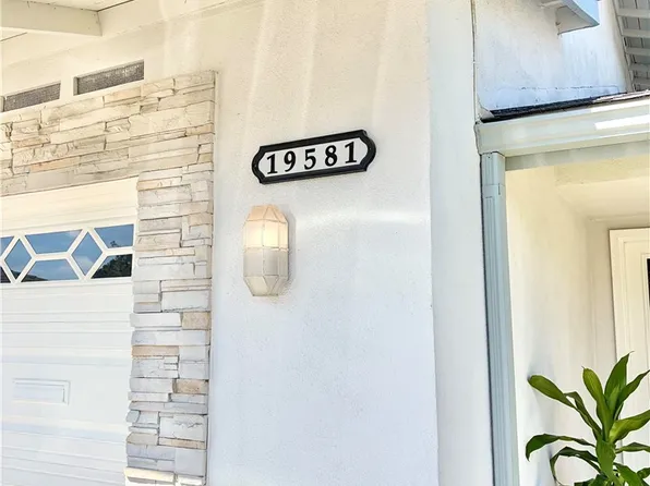 19581 Sanderson Ln, Huntington Beach, CA 92646