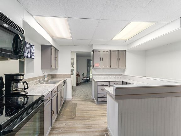 4th image of 121 Glenview Dr